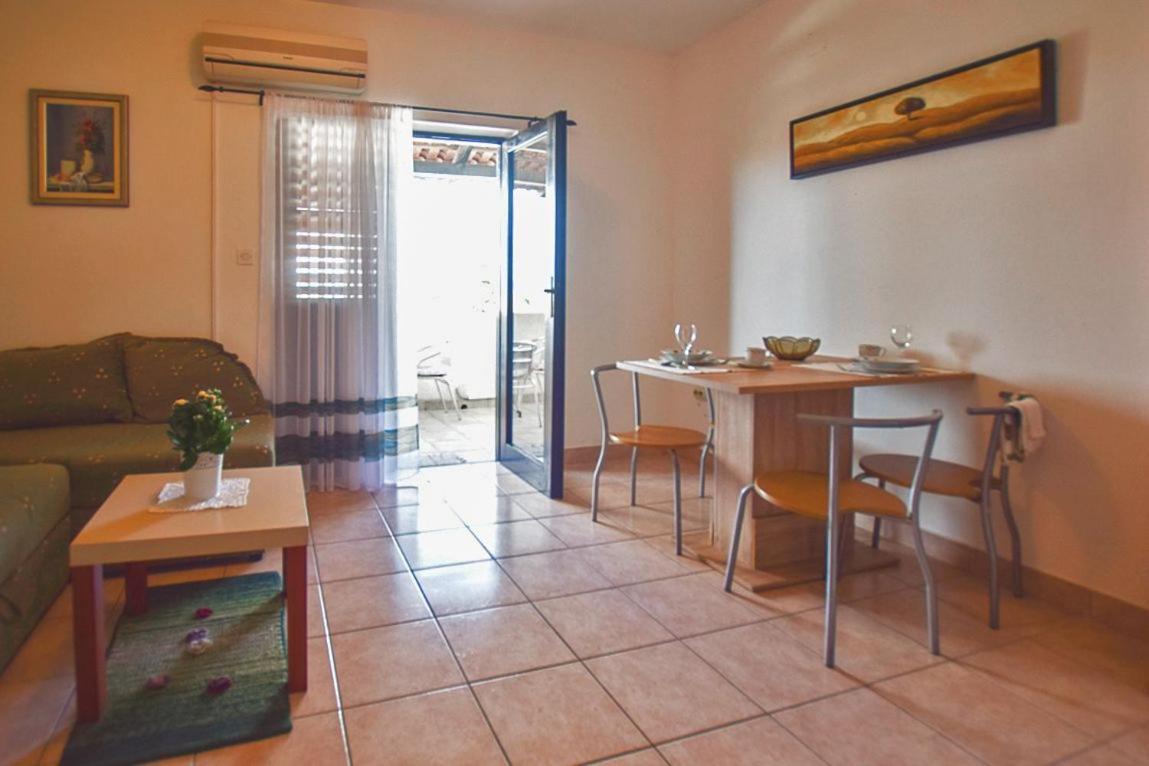 Apartments Derado Супетар Екстериор снимка